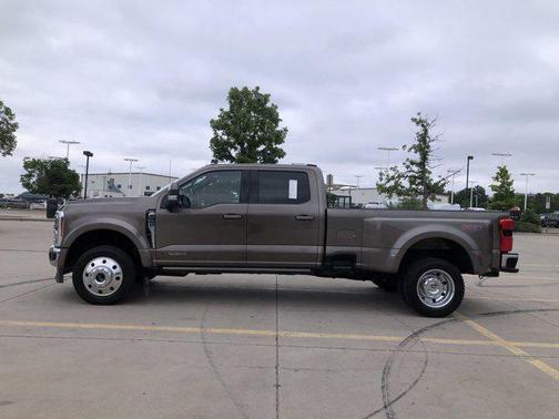 2023 Ford F-450 Lariat