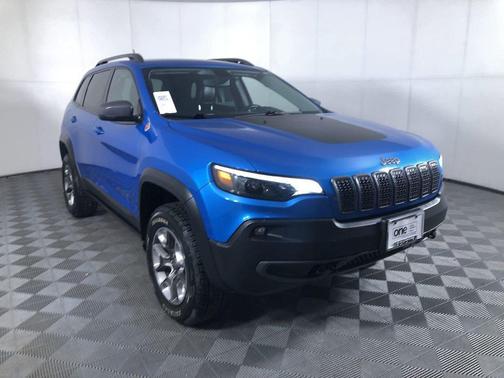 Hydro Blue Pearlcoat 2019 Jeep Cherokee Trailhawk