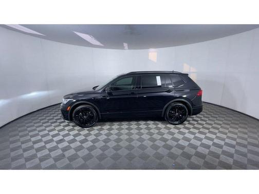 2022 Volkswagen Tiguan 2.0T SE R-Line Black 4MOTION