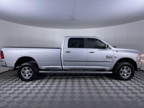 2017 RAM 2500 Big Horn Crew Cab 4x4 8' Box