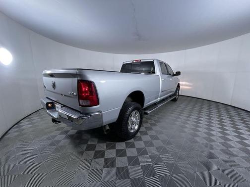 2017 RAM 2500 Big Horn Crew Cab 4x4 8' Box