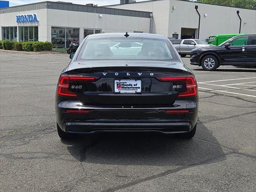 2025 Volvo S60 B5 Core