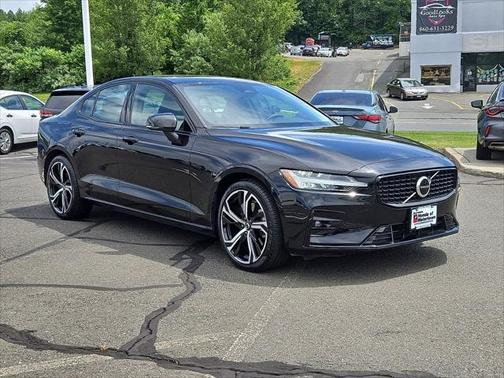 2025 Volvo S60 B5 Core