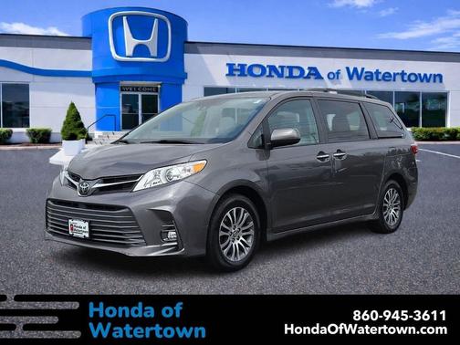 2018 Toyota Sienna XLE