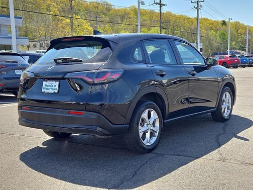 Crystal Black Pearl 2023 Honda HR-V LX