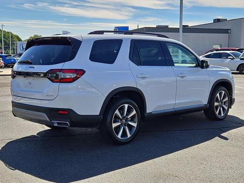Platinum White Pearl 2024 Honda Pilot Elite