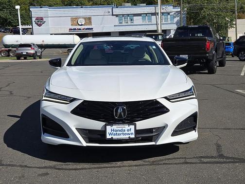Platinum White Pearl 2025 Acura TLX Technology
