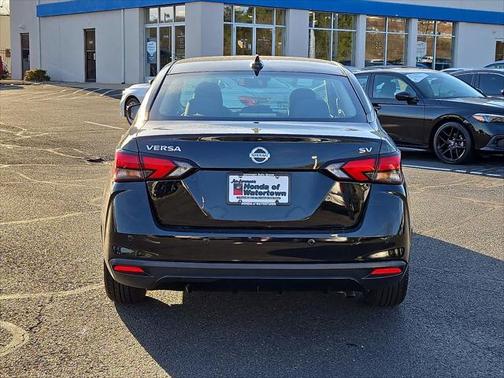2021 Nissan Versa 1.6 SV