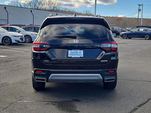 2023 Honda Pilot Touring 8-Passenger