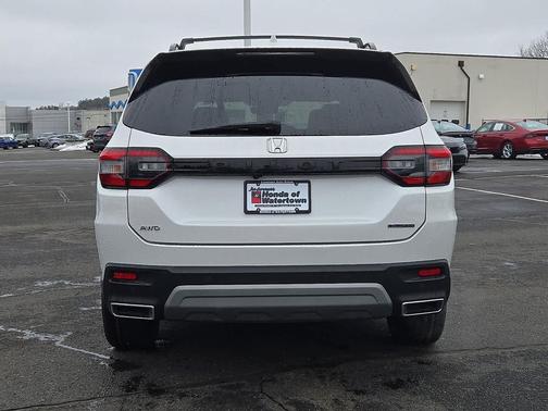 2023 Honda Pilot Touring 8-Passenger