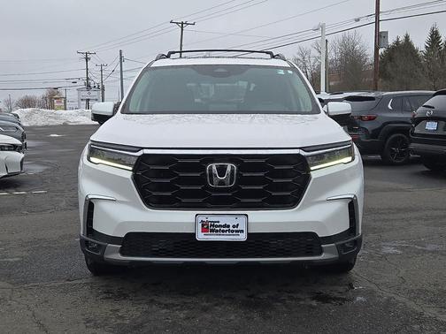 2023 Honda Pilot Touring 8-Passenger