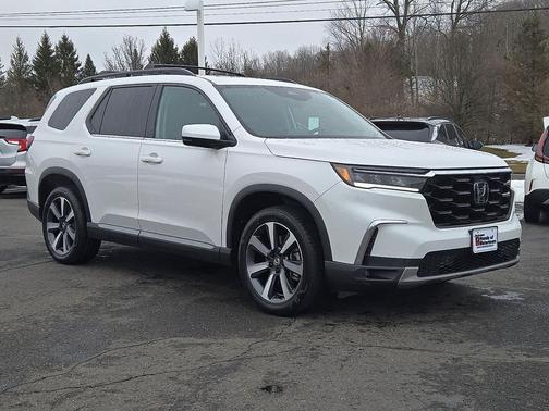 2023 Honda Pilot Touring 8-Passenger