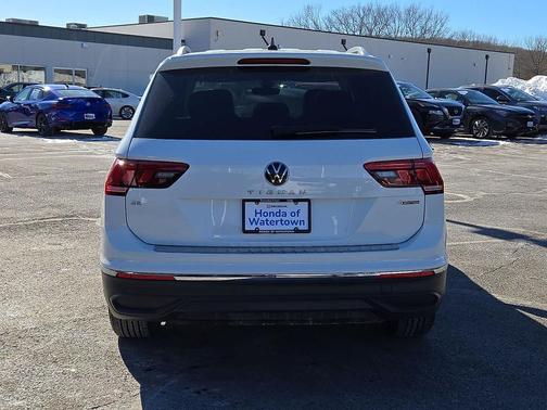 2024 Volkswagen Tiguan 2.0T SE 4MOTION