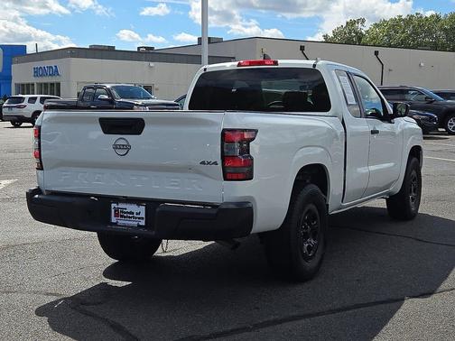 2023 Nissan Frontier S