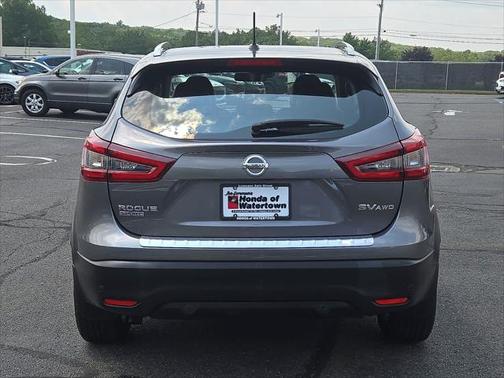 2022 Nissan Rogue Sport SV