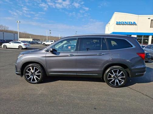 2022 Honda Pilot Touring 8-Passenger