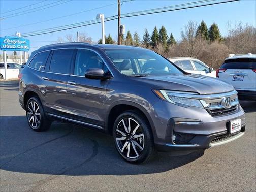2022 Honda Pilot Touring 8-Passenger