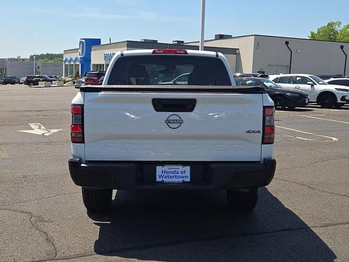 Glacier White 2022 Nissan Frontier S