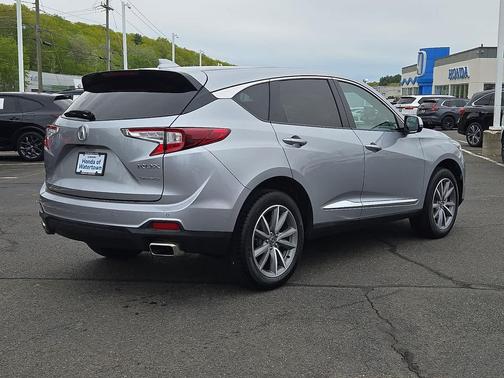 Lunar Silver Metallic 2023 Acura RDX Technology Package