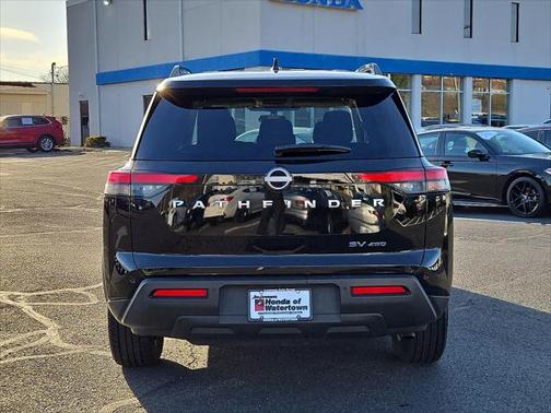 2024 Nissan Pathfinder SV 4WD