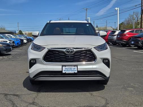 Wind Chill Pearl 2023 Toyota Highlander Platinum