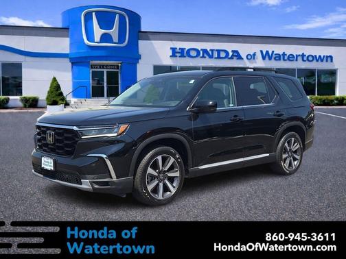 Crystal Black Pearl 2024 Honda Pilot Touring 8-Passenger