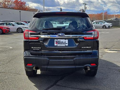 2023 Subaru Ascent Base 8-Passenger