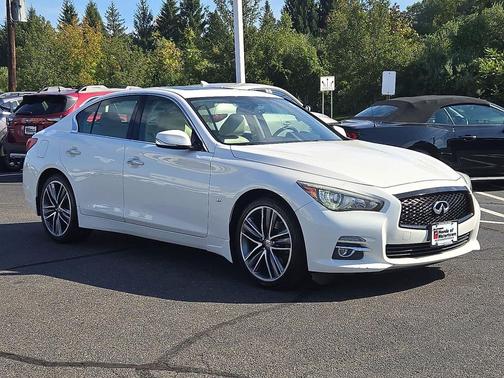 2015 INFINITI Q50 Premium