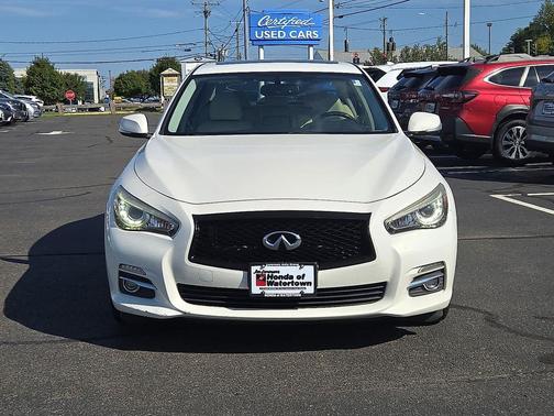 2015 INFINITI Q50 Premium