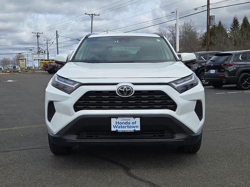 Ice Cap 2025 Toyota RAV4 XLE