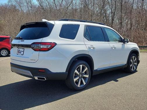 2025 Honda Pilot Touring 8-Passenger