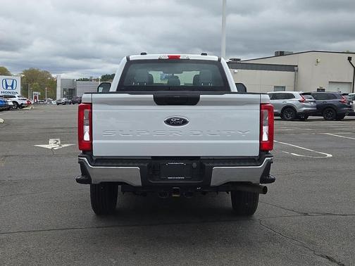 Oxford White 2024 Ford F-250 XL