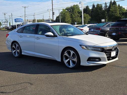 Platinum White Pearl 2019 Honda Accord Touring 2.0T