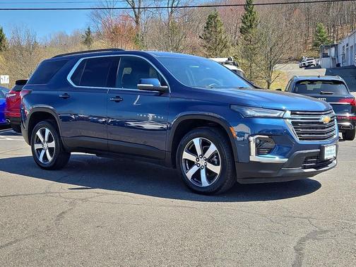 Northsky Blue Metallic 2023 Chevrolet Traverse LT Leather