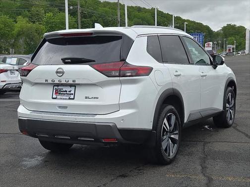 2024 Nissan Rogue SL