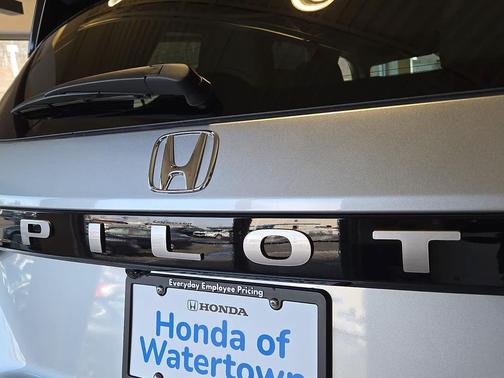 2026 Honda Pilot Touring 8-Passenger