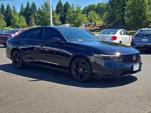 Crystal Black Pearl 2025 Honda Accord SE
