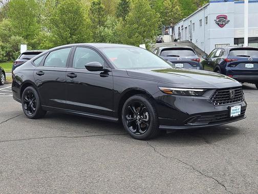 Crystal Black Pearl 2025 Honda Accord SE