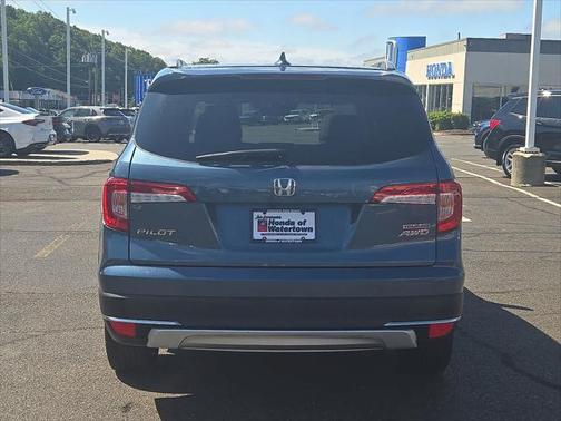 2022 Honda Pilot Touring 8-Passenger