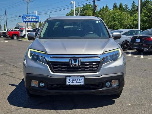 Lunar Silver Metallic 2017 Honda Ridgeline RTL