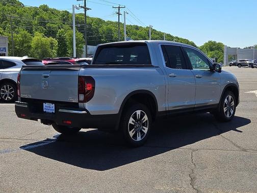 Lunar Silver Metallic 2017 Honda Ridgeline RTL