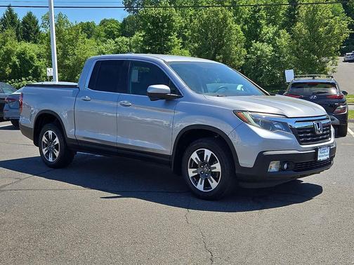 Lunar Silver Metallic 2017 Honda Ridgeline RTL