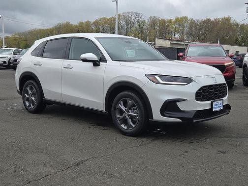 Platinum White Pearl 2026 Honda HR-V LX