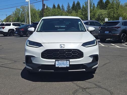 Platinum White Pearl 2023 Honda HR-V LX