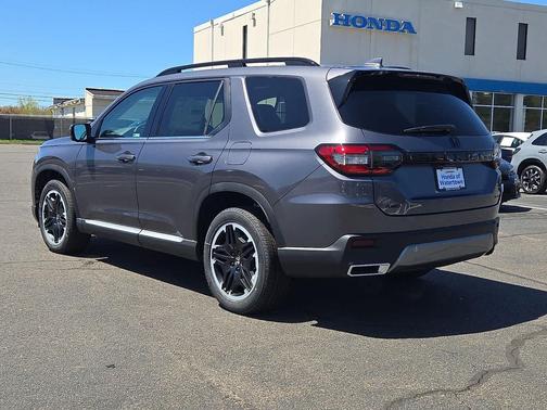 Modern Steel Metallic 2026 Honda Pilot Touring 8-Passenger