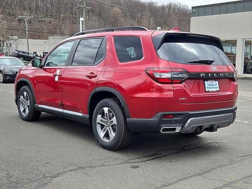 Radiant Red Metallic II 2026 Honda Pilot EX-L