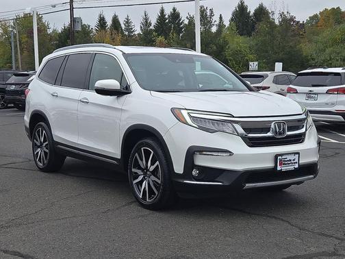 2022 Honda Pilot Touring 8-Passenger
