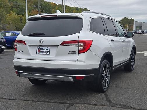 2022 Honda Pilot Touring 8-Passenger
