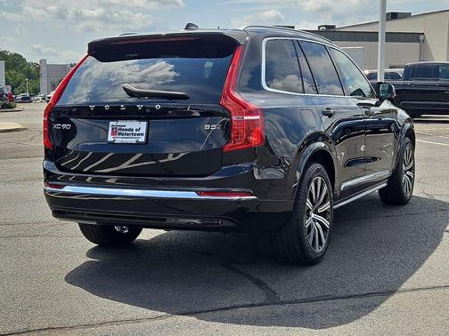 2025 Volvo XC90 B5 Core