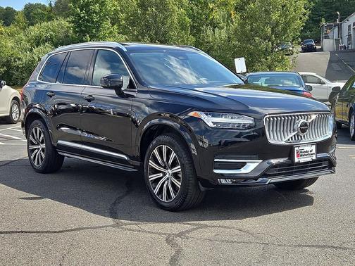 2025 Volvo XC90 B5 Core